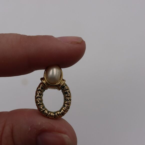 Trifari Vintage Oval Pearl Post Earrings | Oval Gold Tone Frame Costume Jewelry - Picture 8 of 9